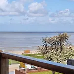 Große Ferienwohnung 8 im Haus Seeluft mit drei Balkonen und Meerblick