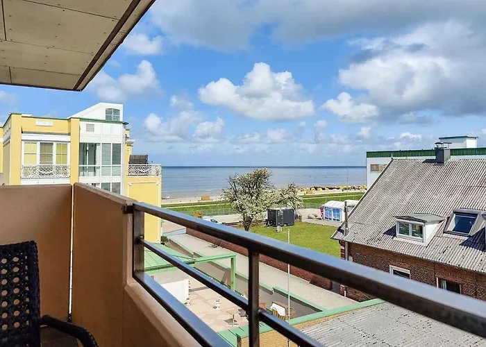 Große Ferienwohnung 8 im Haus Seeluft mit drei Balkonen und Meerblick