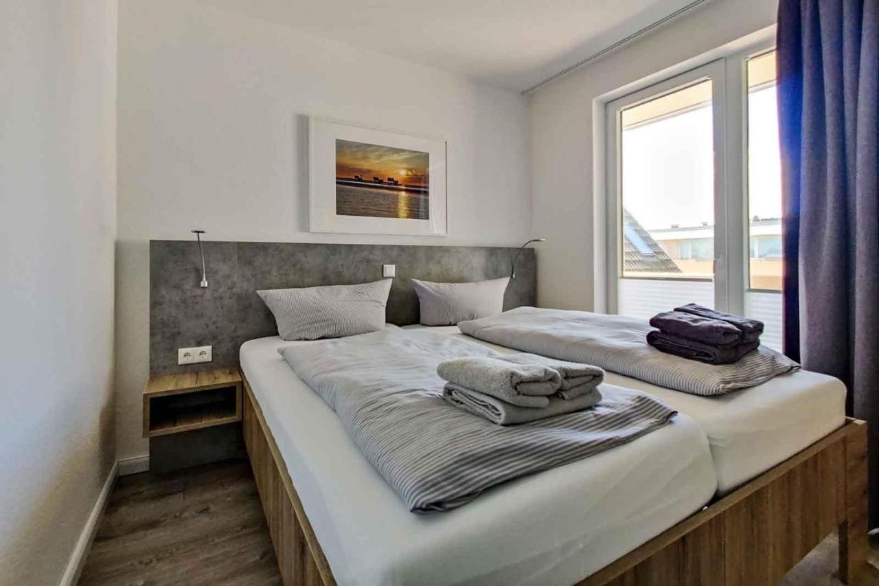 Große 8 Im Haus Seeluft Mit Drei Balkonen Und Meerblick Cuxhaven