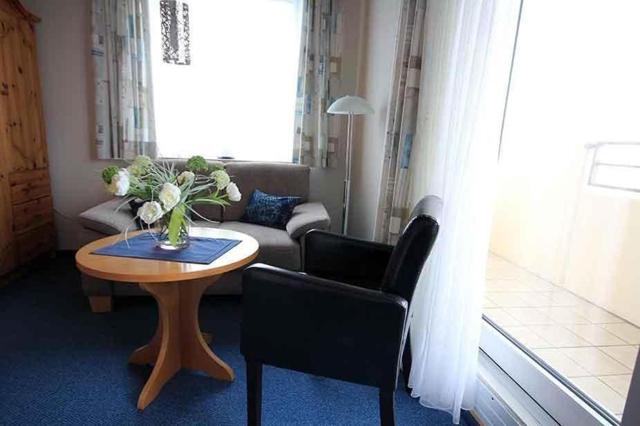 Große 8 Im Haus Seeluft Mit Drei Balkonen Und Meerblick Apartment Cuxhaven